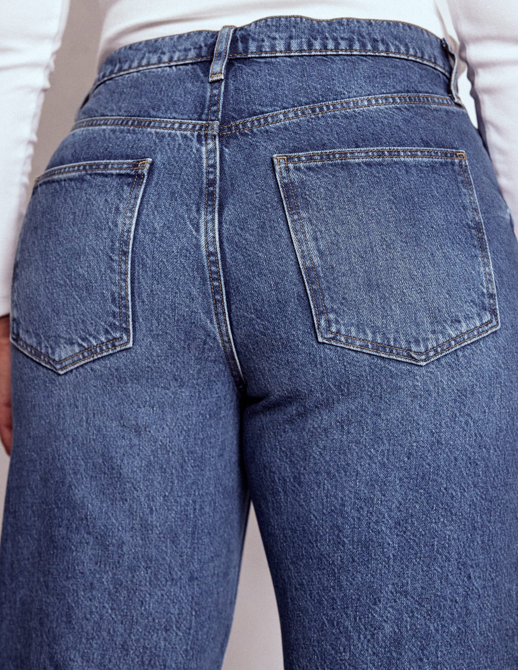 Mid Rise Relaxed Jeans-Mid Vintage