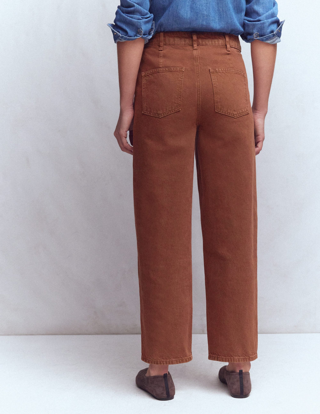 Exposed Button Straight Jeans-Brown
