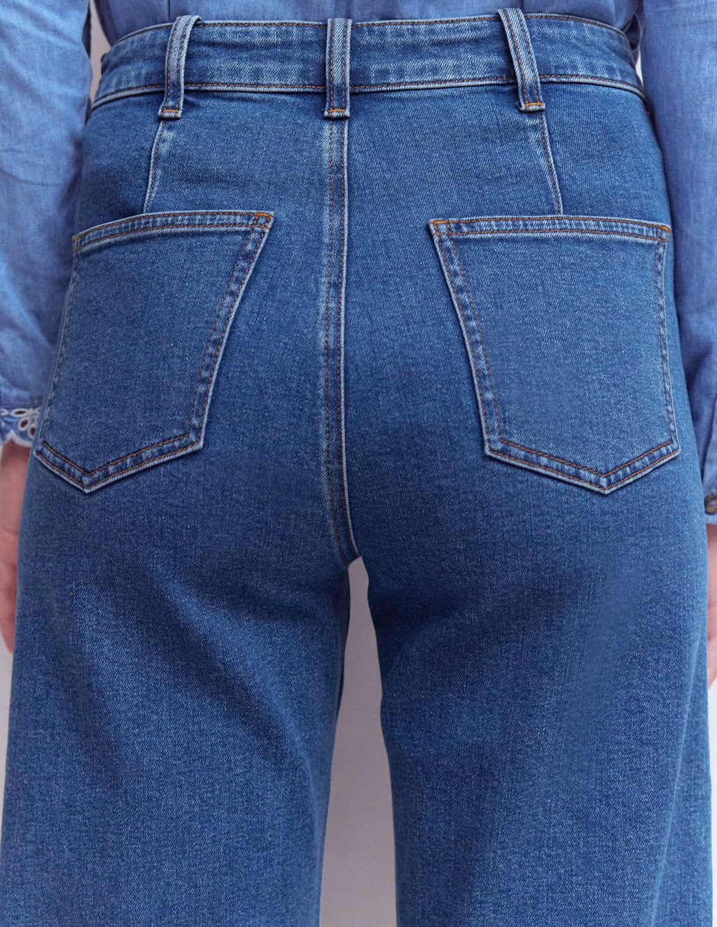 Pintuck Column Leg Jeans-Mid Vintage
