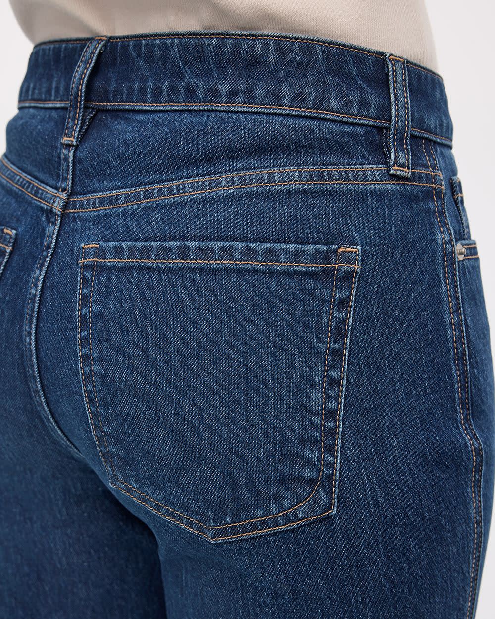 Straight-Leg Mid-Rise Jean - The Classic - Curvy Fit