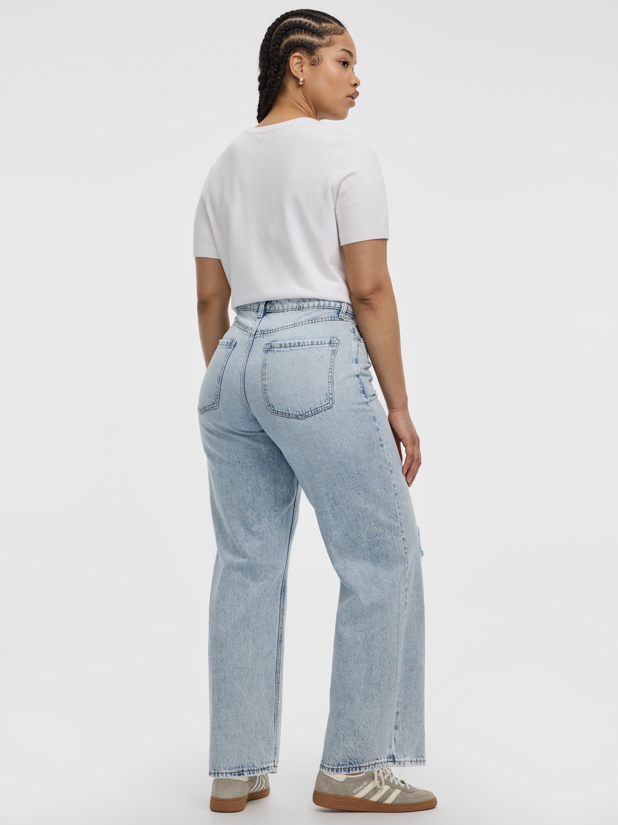 Mid-Rise Ripped Baggy Jean - Curvy Fit