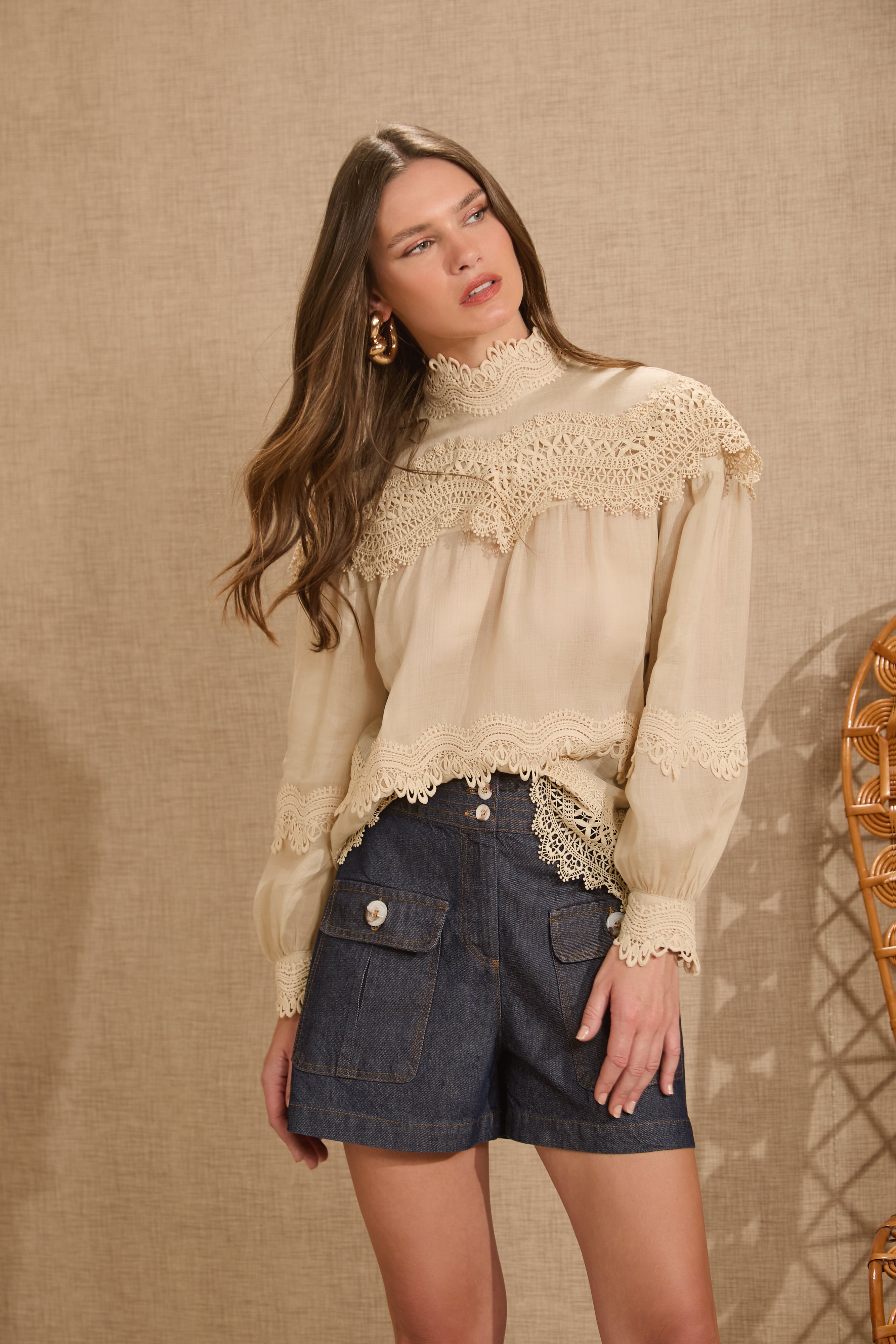 Short Jeans with Stitching