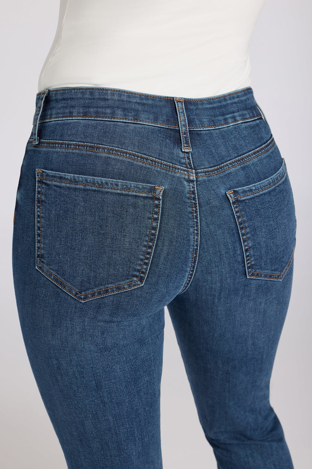 Marilyn Straight Crop Jeans - Sunset Villa
