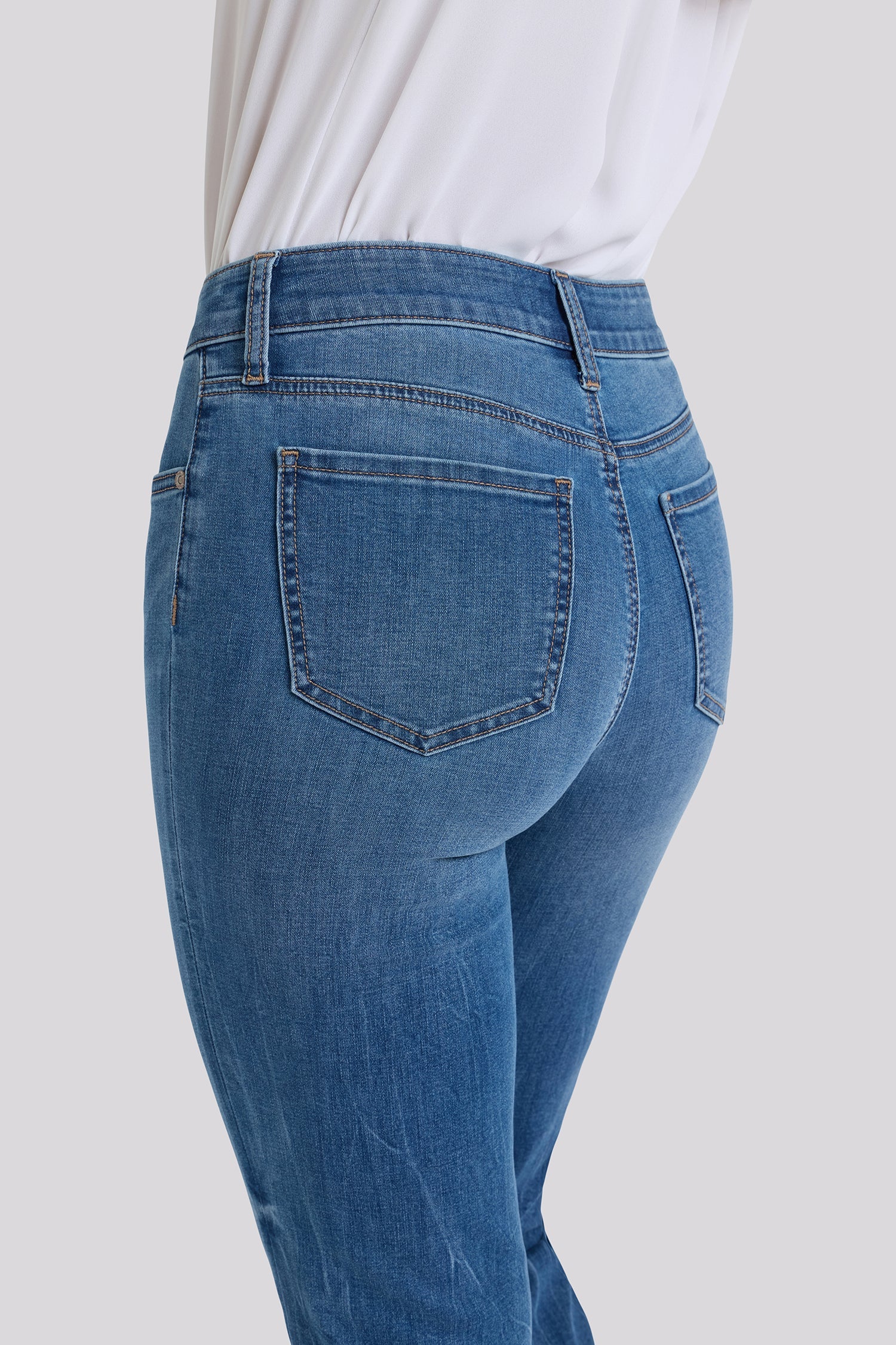 Marilyn Straight Crop Jeans - Wild River