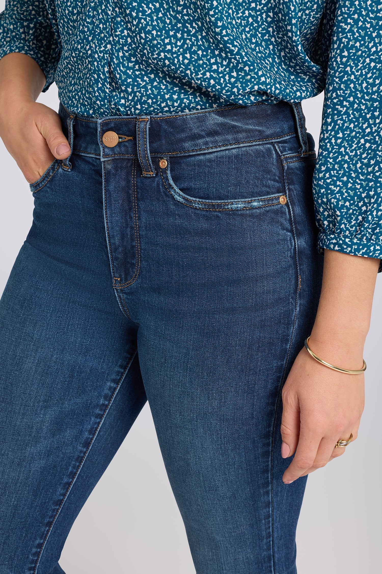 Marilyn Straight Jeans In Tall - Sunset Villa