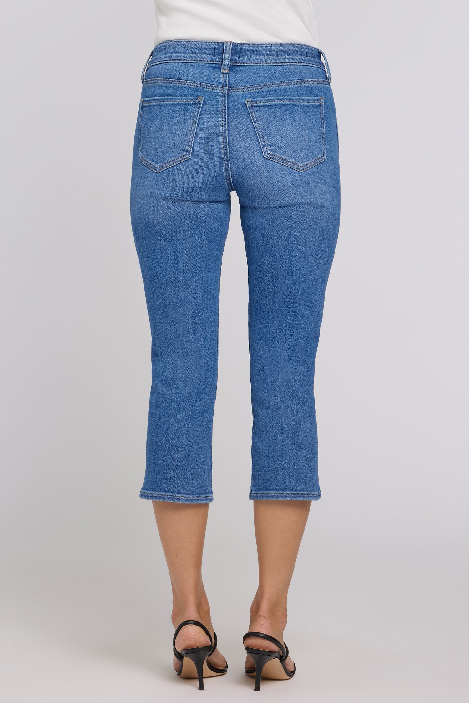 Chloe Capri Jeans In Petite - Blue Paradise