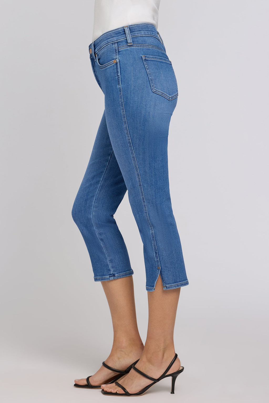 Chloe Capri Jeans In Petite - Blue Paradise