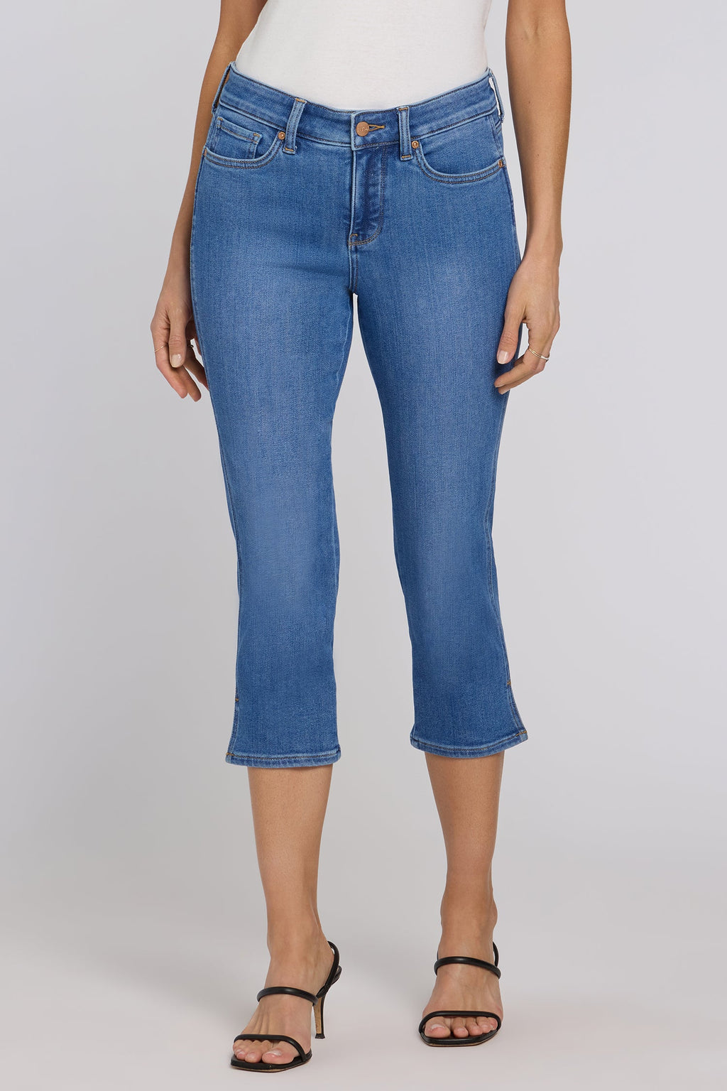 Chloe Capri Jeans In Petite - Blue Paradise