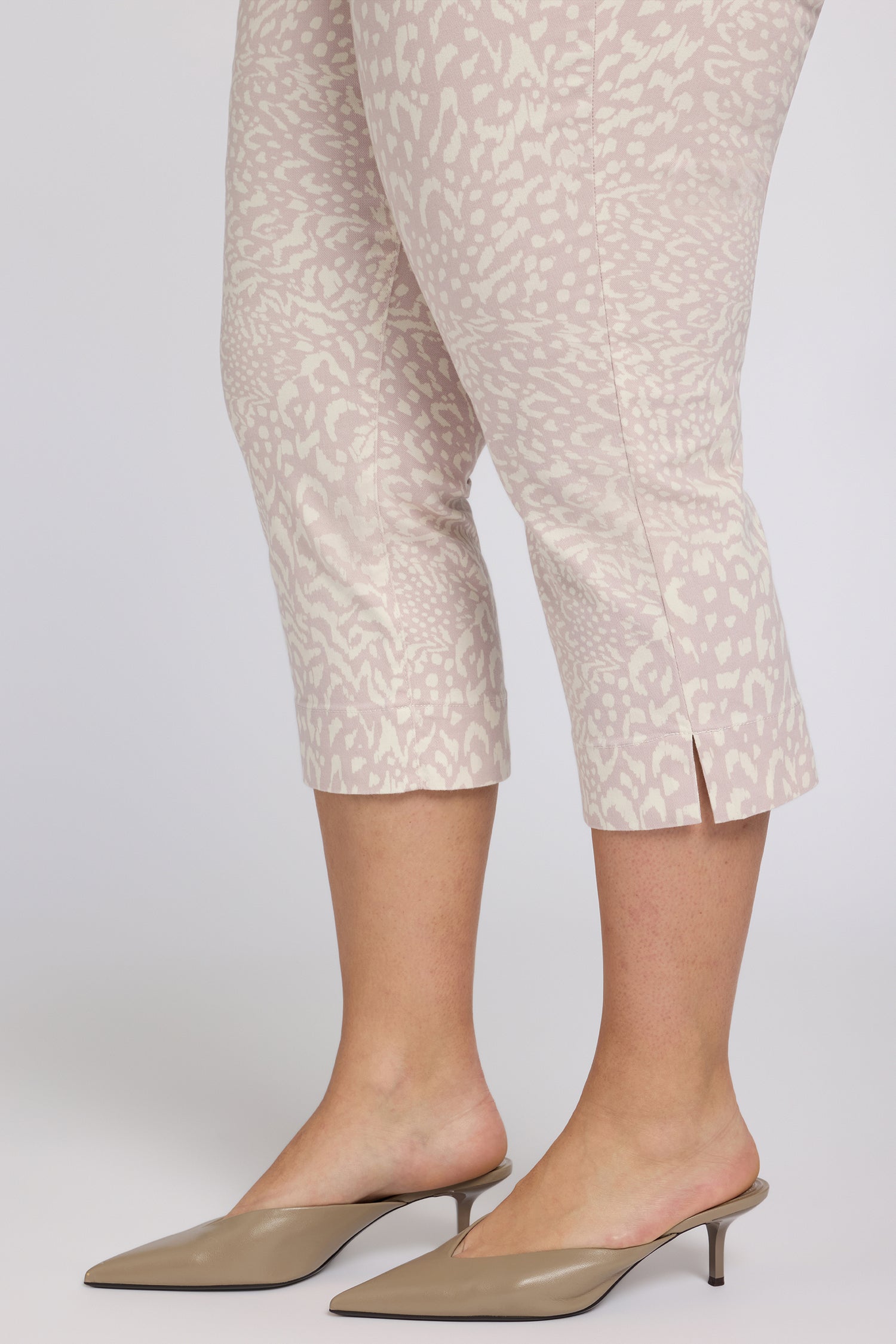 Marilyn Straight Crop Jeans In Plus Size - Snow Leopard