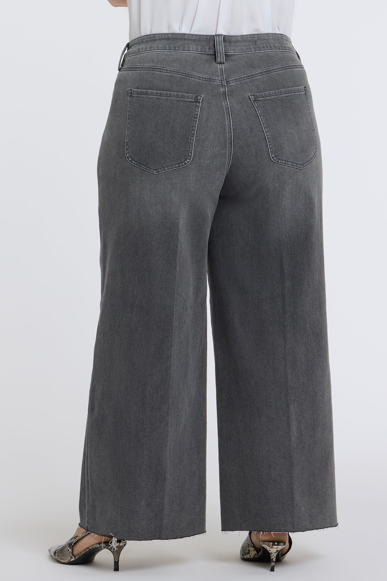 Simone Wide Leg Jeans In Plus Size - Dusty Ash