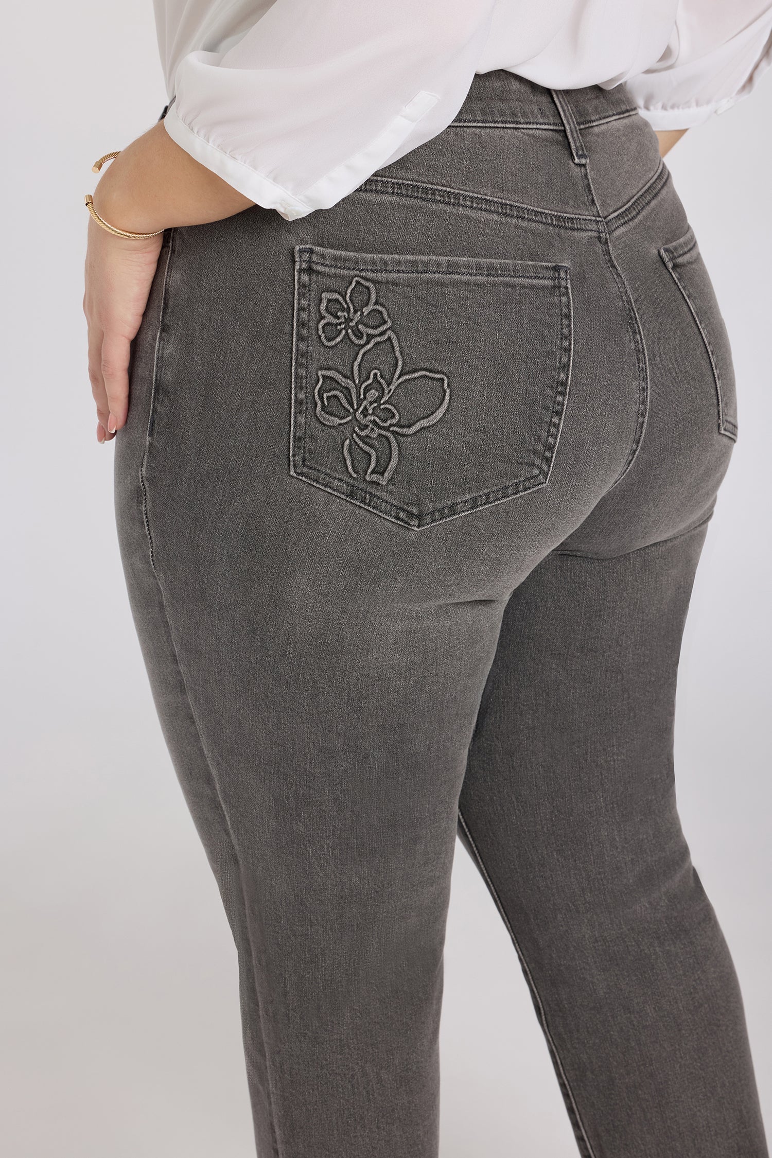 Marilyn Straight Ankle Jeans In Plus Size - Dusty Ash