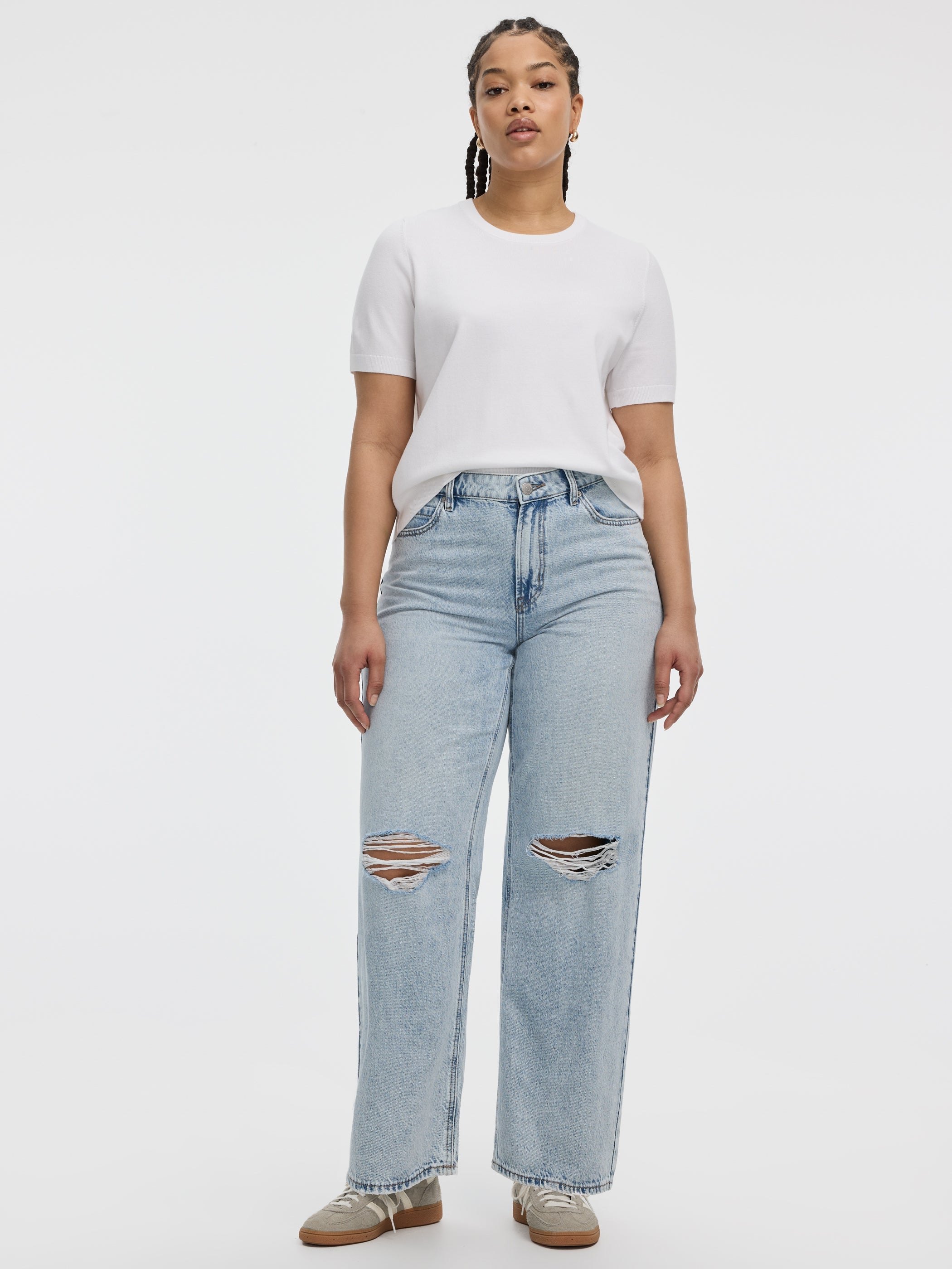 Mid-Rise Ripped Baggy Jean - Curvy Fit